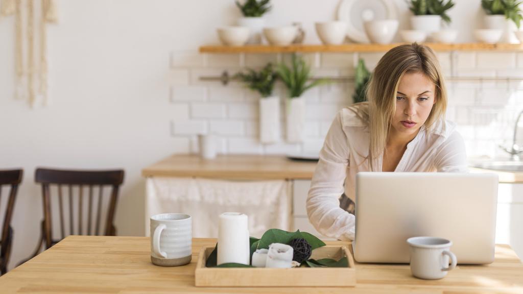 WAYS TO FIGHT COMMON STRESSORS WHILE WORKING FROM HOME